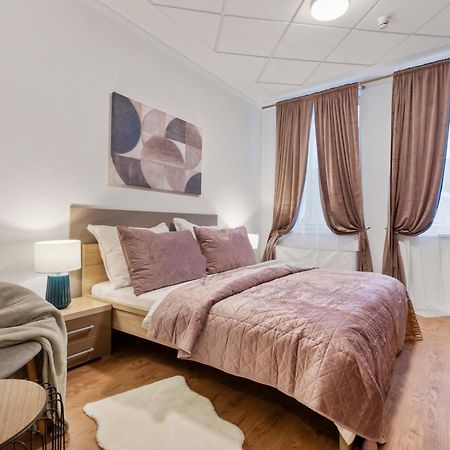 Luxe Living At Old Town Center Bratislava Exterior foto