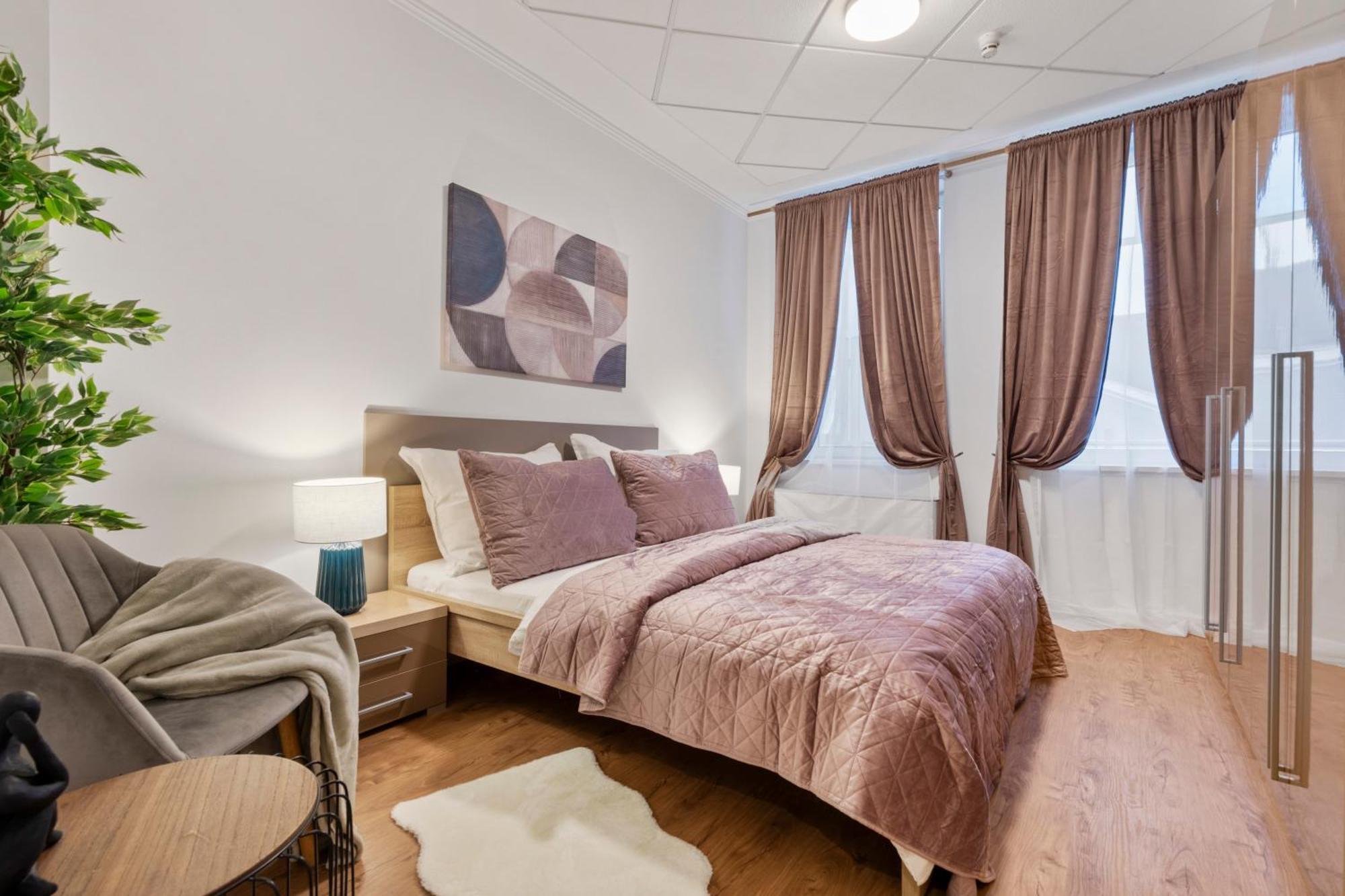 Luxe Living At Old Town Center Bratislava Exterior foto
