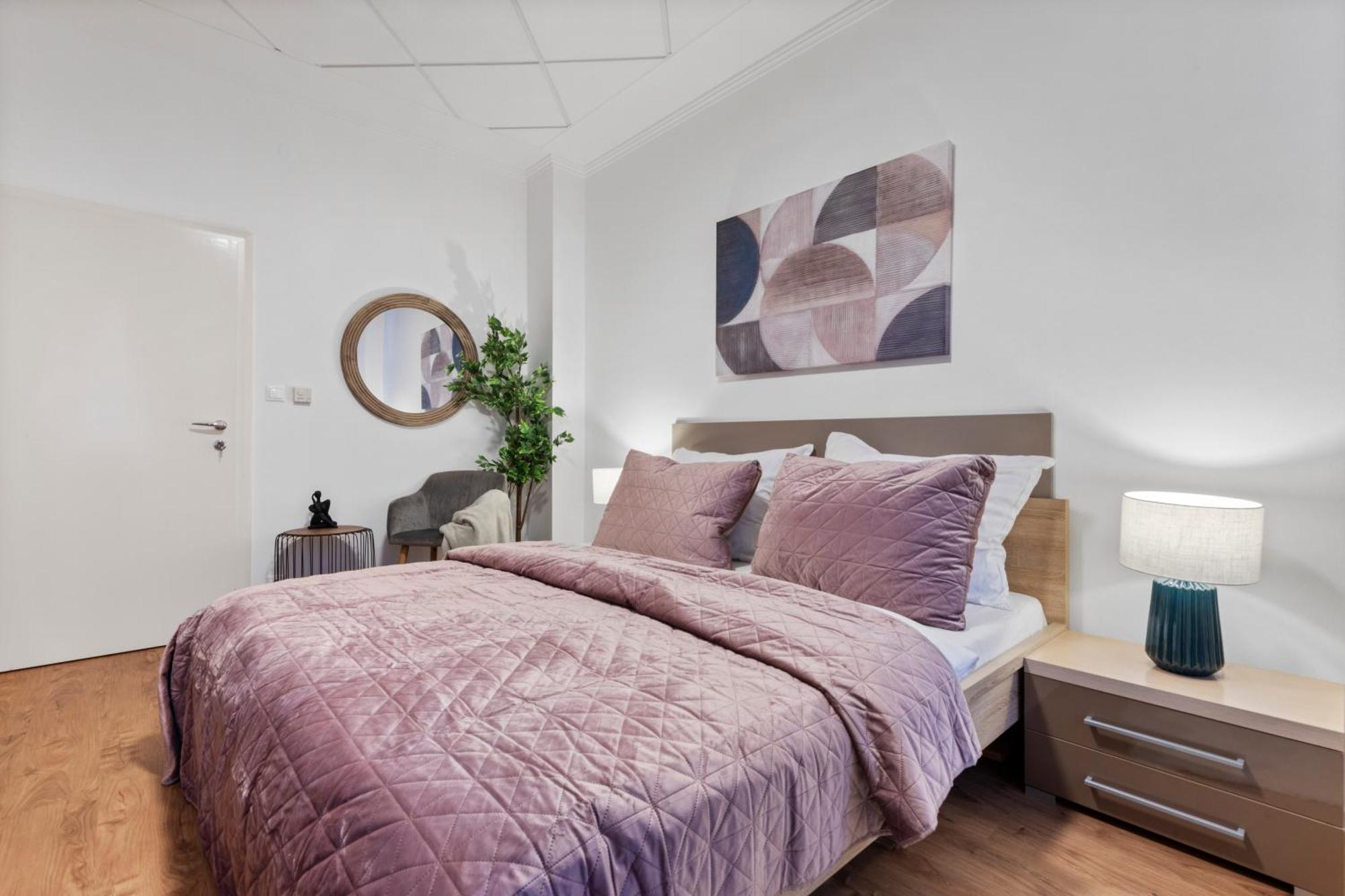 Luxe Living At Old Town Center Bratislava Exterior foto