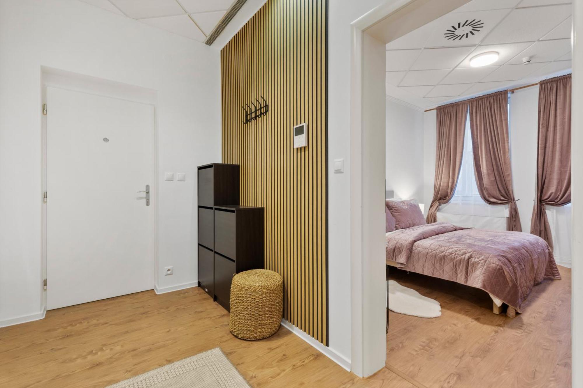 Luxe Living At Old Town Center Bratislava Exterior foto