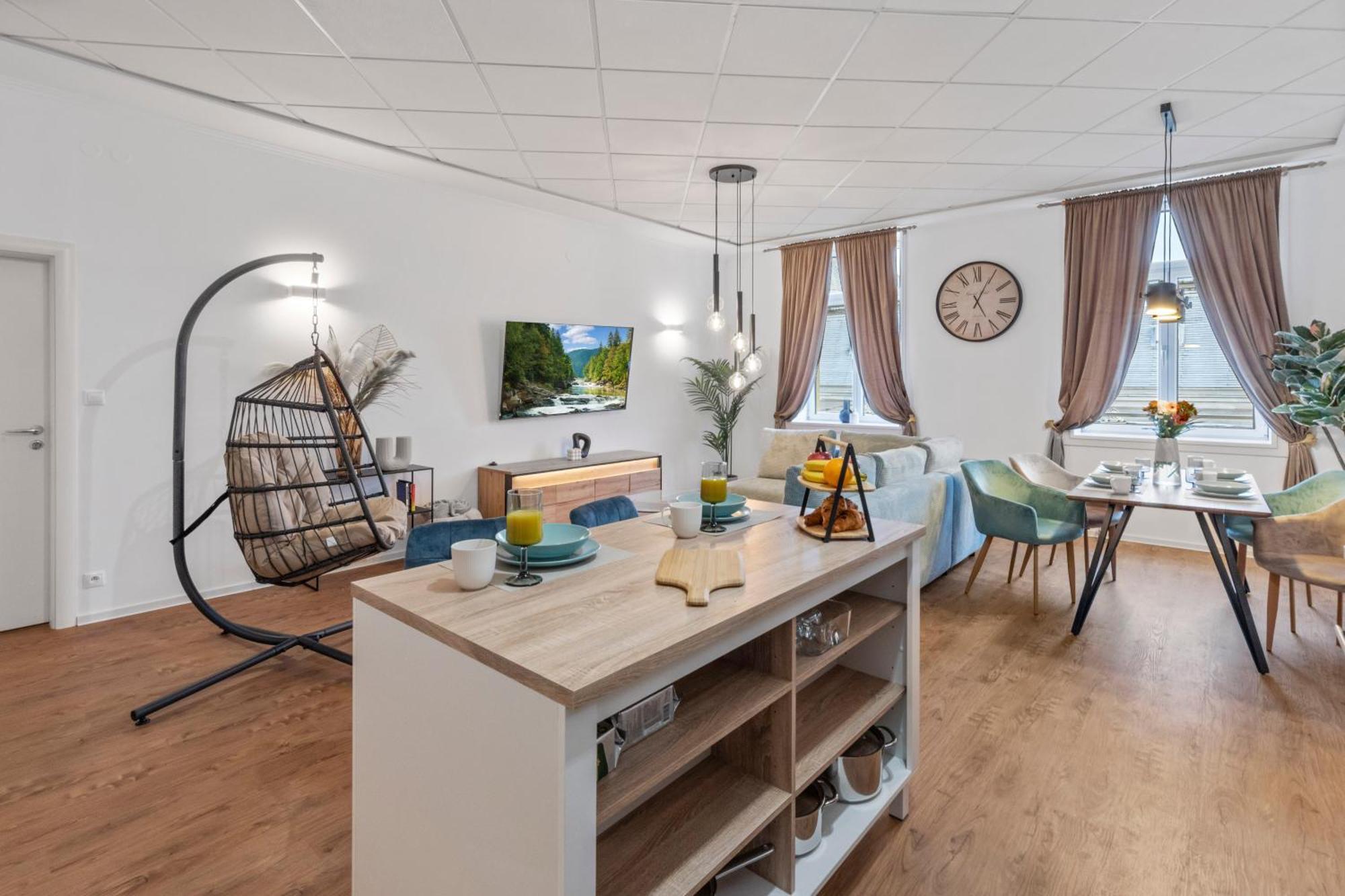 Luxe Living At Old Town Center Bratislava Exterior foto